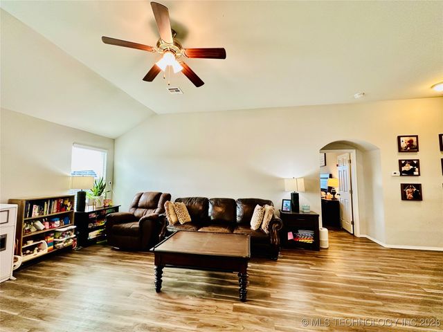 5864 E 146th Street S, Bixby, OK 74008