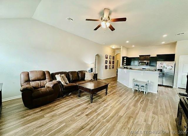 5864 E 146th Street S, Bixby, OK 74008