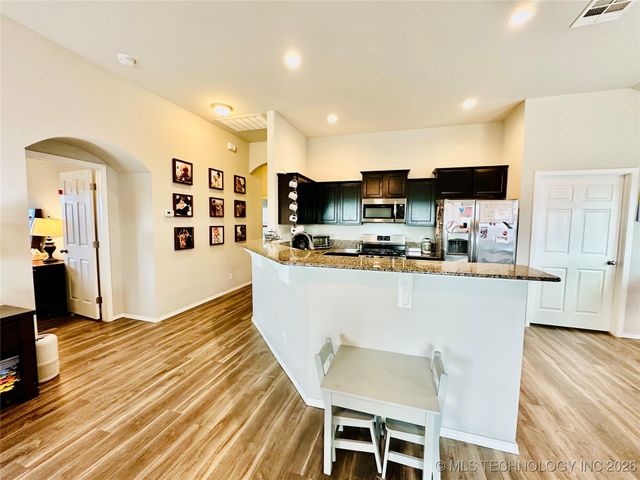 5864 E 146th Street S, Bixby, OK 74008