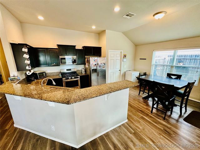 5864 E 146th Street S, Bixby, OK 74008