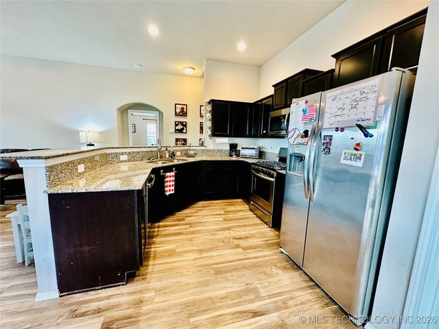 5864 E 146th Street S, Bixby, OK 74008