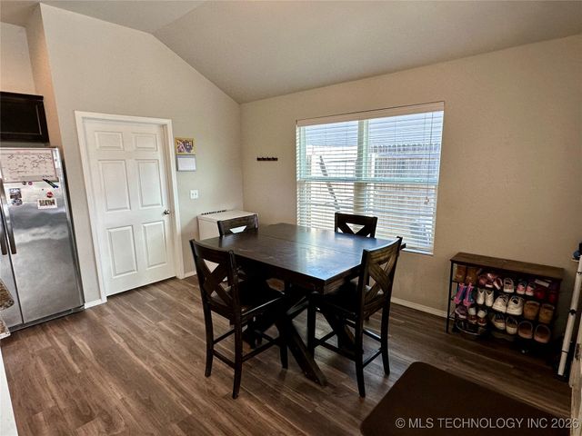 5864 E 146th Street S, Bixby, OK 74008