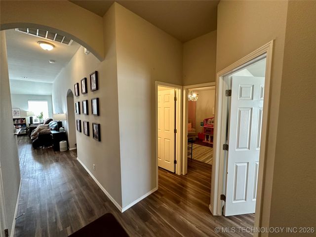 5864 E 146th Street S, Bixby, OK 74008