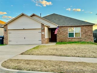5864 E 146th Street S, Bixby, OK 74008