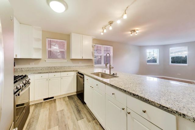 1453 N Larrabee Street A, Chicago, IL 60610