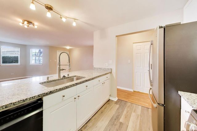 1453 N Larrabee Street A, Chicago, IL 60610