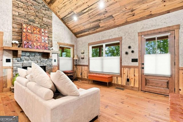 450 Jakes Landing Way, Ellijay, GA 30540