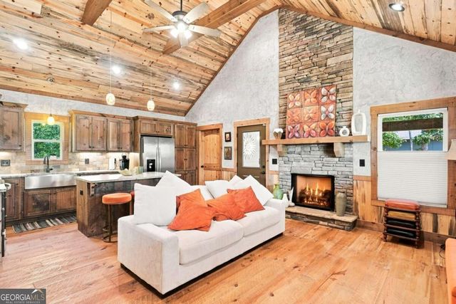 450 Jakes Landing Way, Ellijay, GA 30540