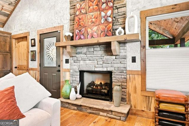 450 Jakes Landing Way, Ellijay, GA 30540