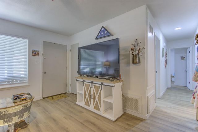 604 26th Avenue, Mineral Wells, TX 76067