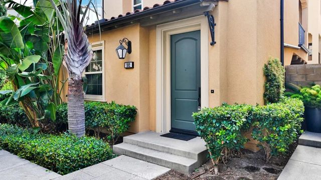 102 Painted Trellis, Irvine, CA 92620