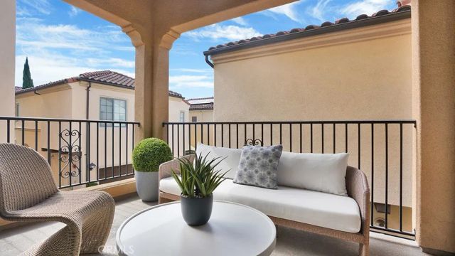 102 Painted Trellis, Irvine, CA 92620