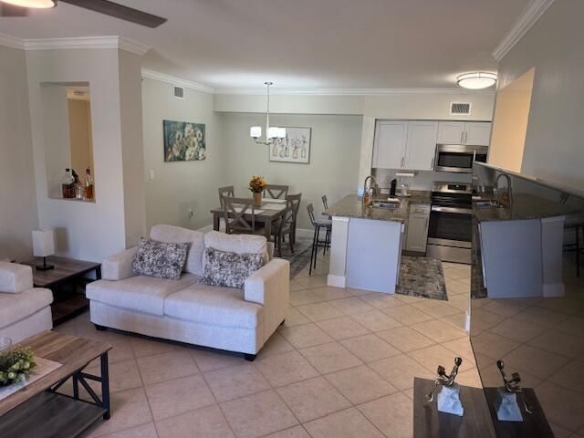 6400 Emerald Dunes Drive 301, West Palm Beach, FL 33411