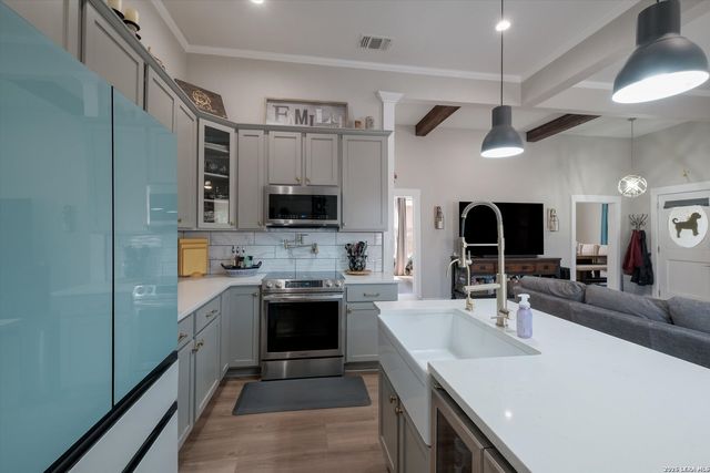 930 Hays, San Antonio, TX 78202