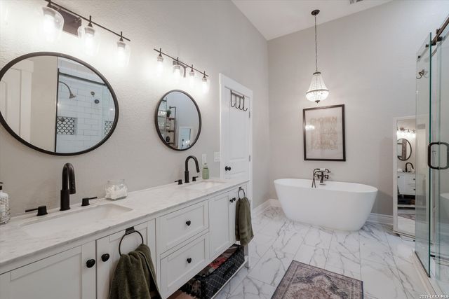 930 Hays, San Antonio, TX 78202