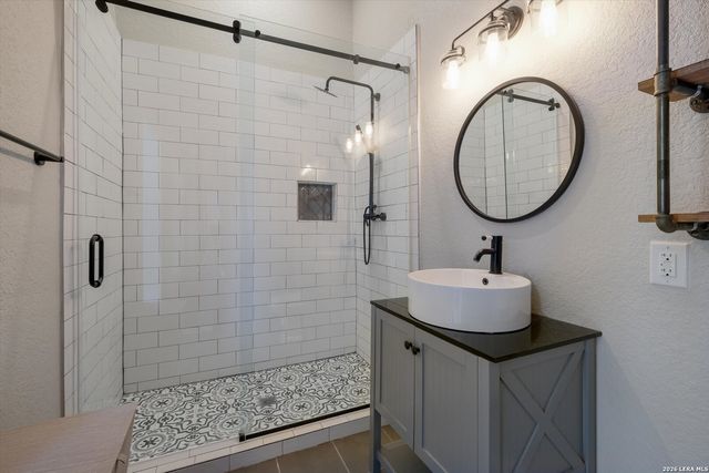 930 Hays, San Antonio, TX 78202