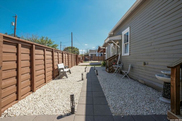 930 Hays, San Antonio, TX 78202