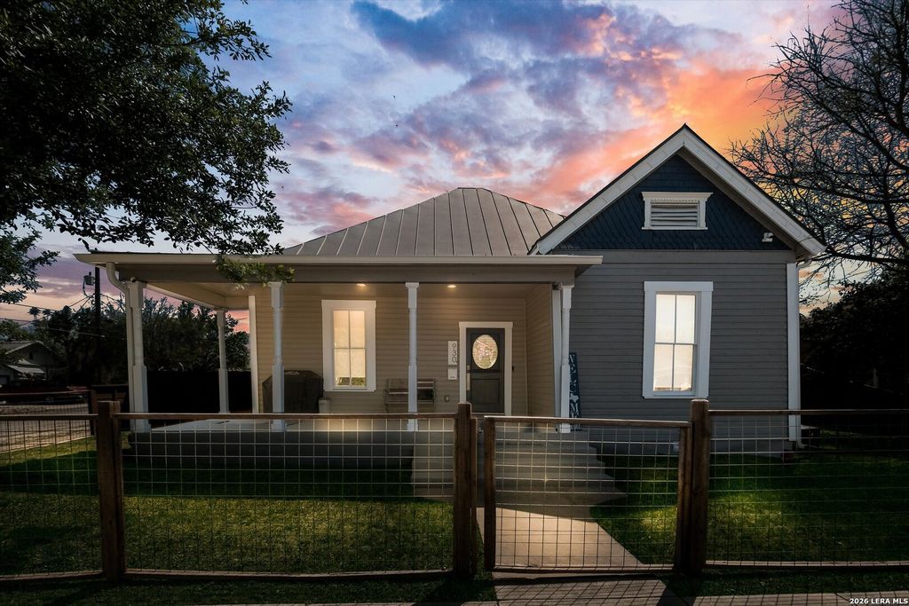 930 Hays, San Antonio, TX 78202