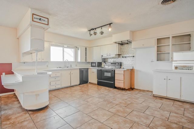 11 Co Rd 110, Olton, TX 79064