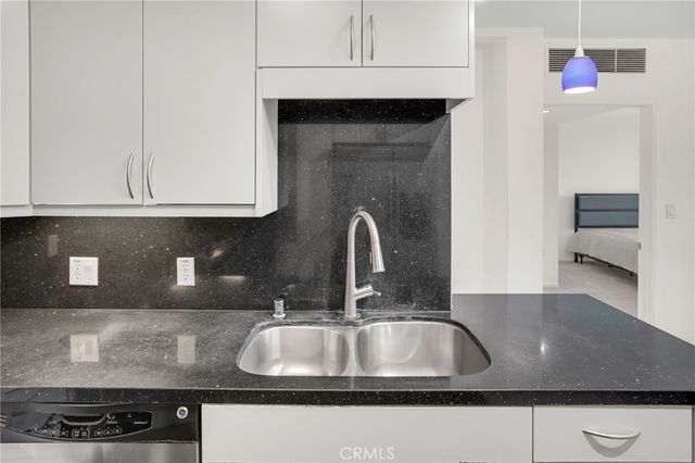 267 S San Pedro 217, Los Angeles, CA 90012