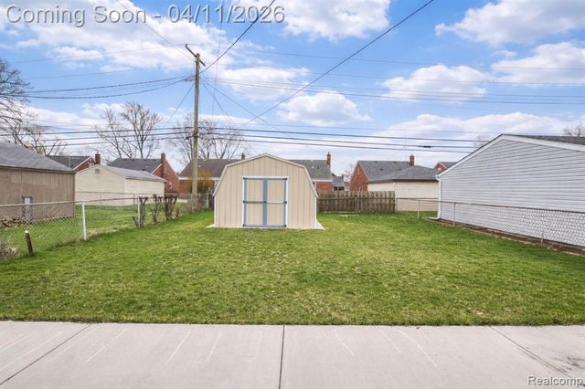 13499 Wesley Street, Southgate, MI 48195
