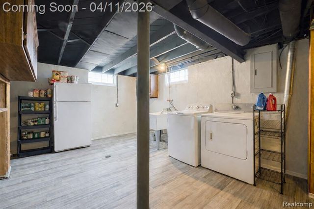 13499 Wesley Street, Southgate, MI 48195