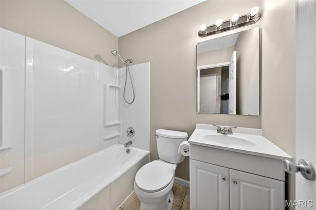 1226 Cottagemill Drive, Manchester, MO 63021