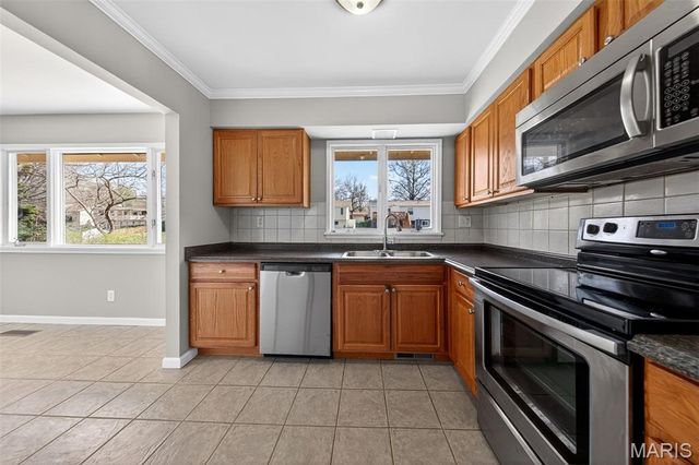 1226 Cottagemill Drive, Manchester, MO 63021