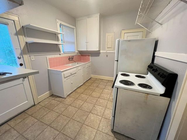 1118 NW 3RD AVENUE, Gainesville, FL 32601