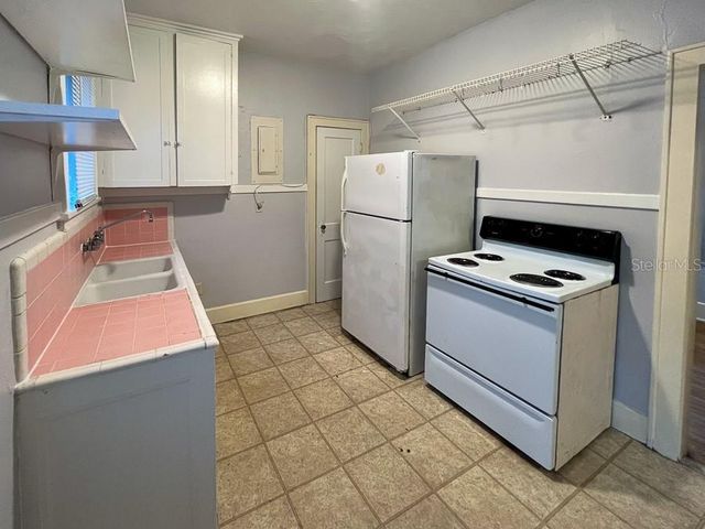 1118 NW 3RD AVENUE, Gainesville, FL 32601