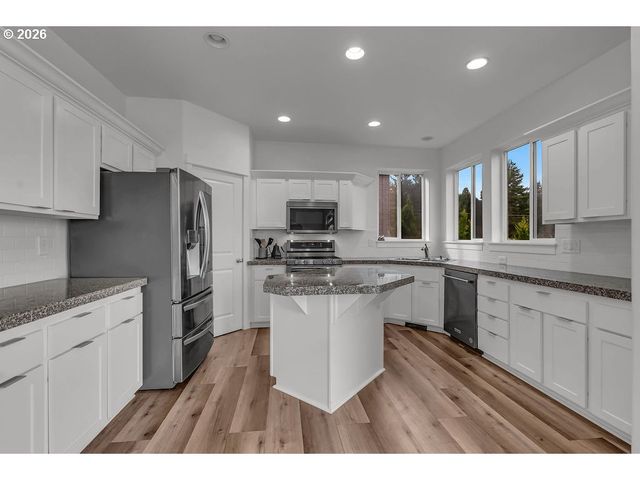 8445 Sw 195TH Pl, Beaverton, OR 97007