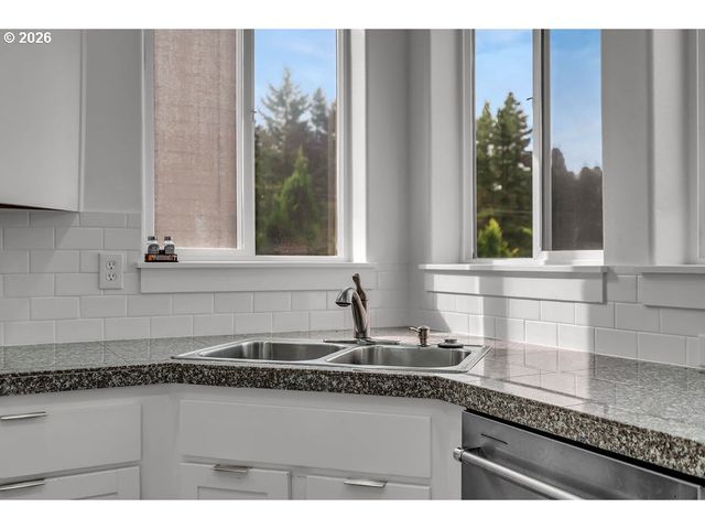 8445 Sw 195TH Pl, Beaverton, OR 97007