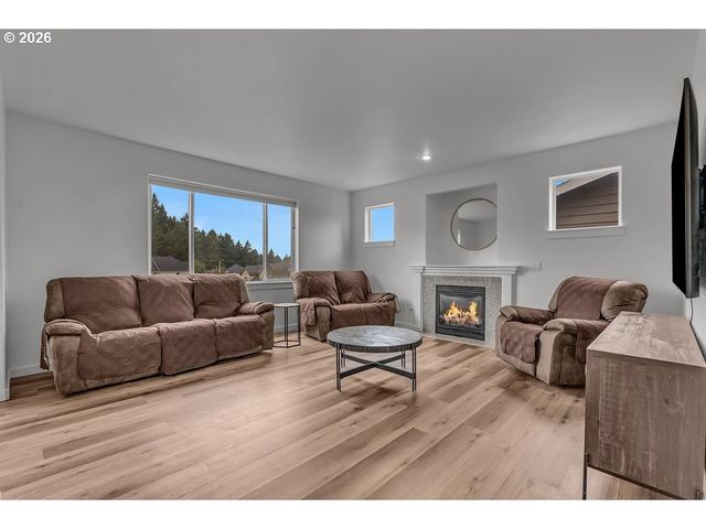 8445 Sw 195TH Pl, Beaverton, OR 97007