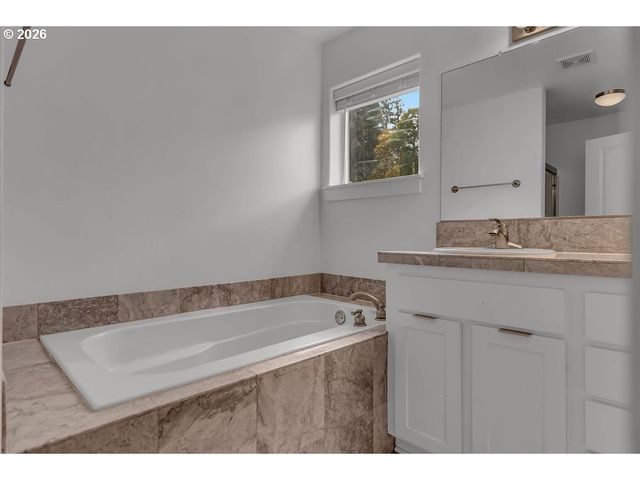 8445 Sw 195TH Pl, Beaverton, OR 97007