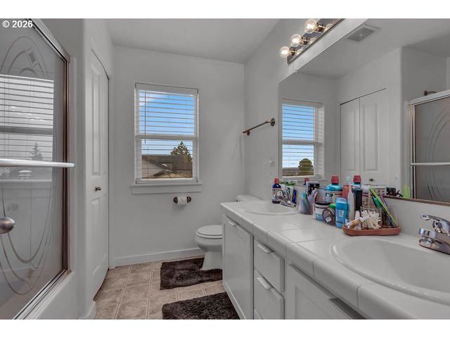 8445 Sw 195TH Pl, Beaverton, OR 97007