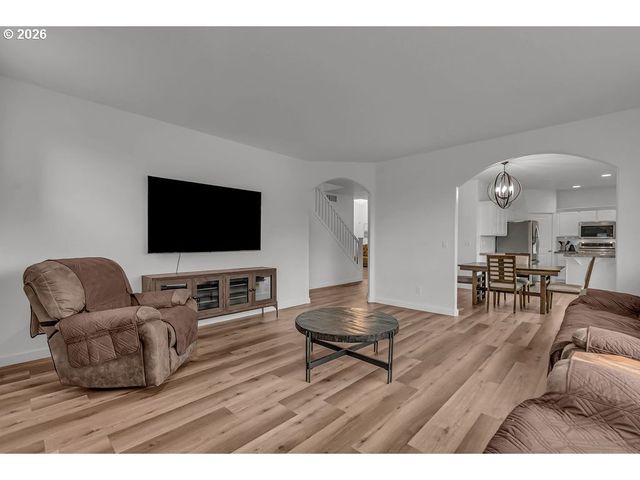 8445 Sw 195TH Pl, Beaverton, OR 97007