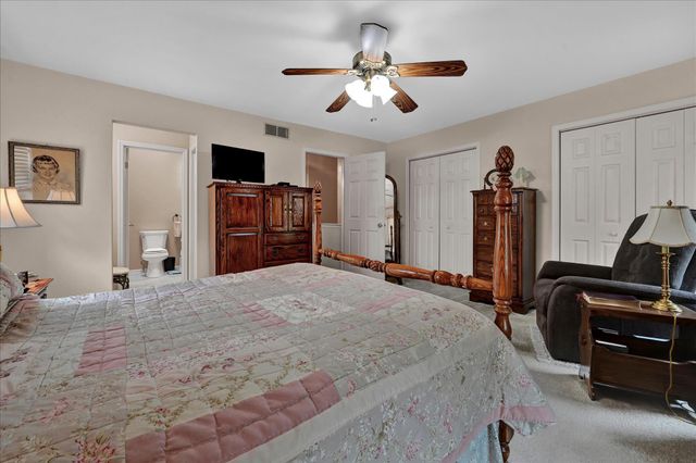 701 VILLAGE GREEN DR, Gilbertsville, PA 19525