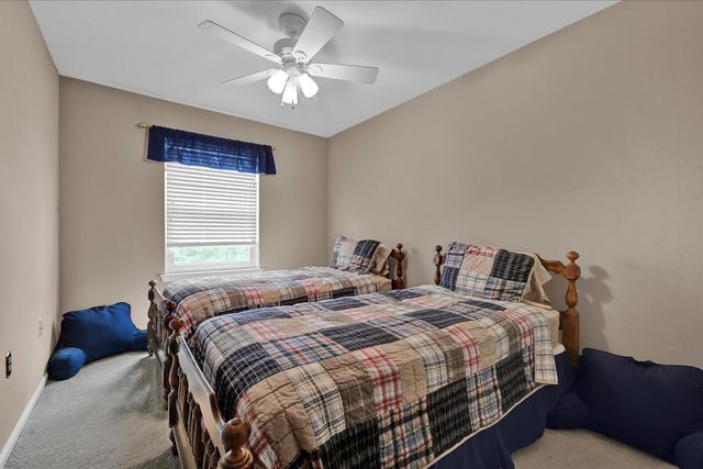 701 VILLAGE GREEN DR, Gilbertsville, PA 19525