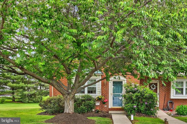 701 VILLAGE GREEN DR, Gilbertsville, PA 19525