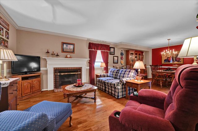 701 VILLAGE GREEN DR, Gilbertsville, PA 19525