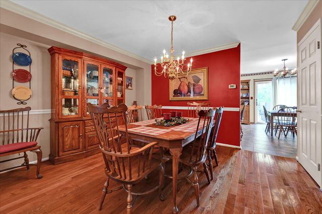 701 VILLAGE GREEN DR, Gilbertsville, PA 19525