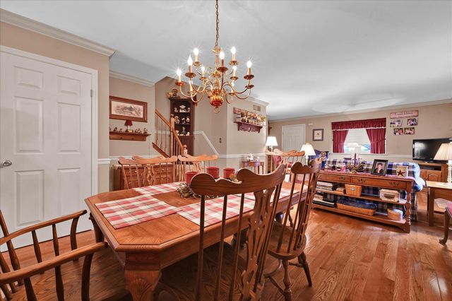 701 VILLAGE GREEN DR, Gilbertsville, PA 19525