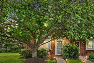 701 VILLAGE GREEN DR, Gilbertsville, PA 19525