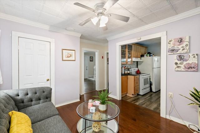 5 Pearl Ct, Methuen, MA 01844