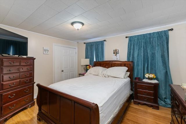 5 Pearl Ct, Methuen, MA 01844