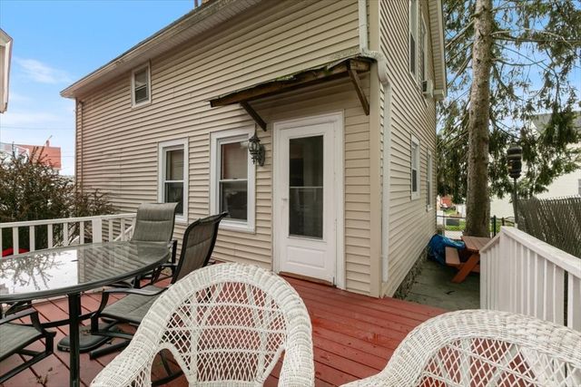 5 Pearl Ct, Methuen, MA 01844