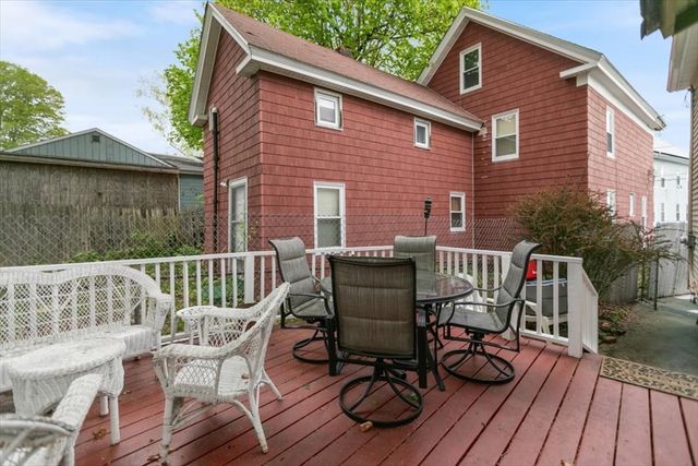 5 Pearl Ct, Methuen, MA 01844