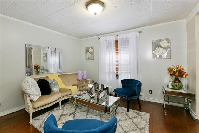 5 Pearl Ct, Methuen, MA 01844