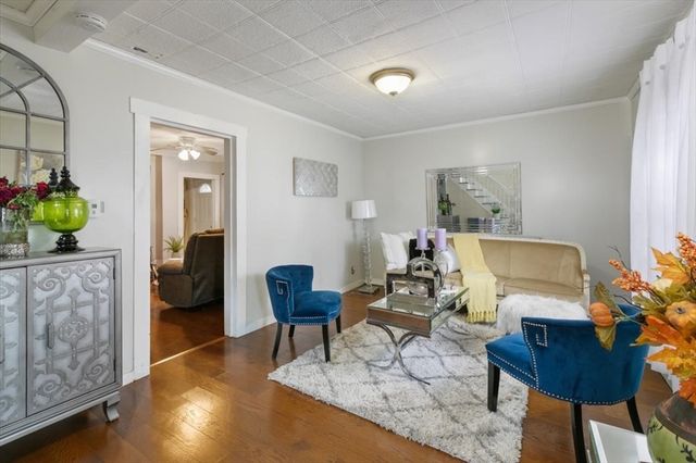 5 Pearl Ct, Methuen, MA 01844