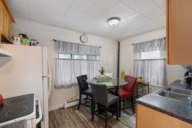 5 Pearl Ct, Methuen, MA 01844